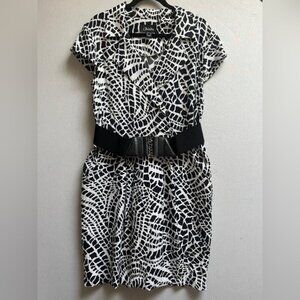 Nueva black white scale print bamboo short sleeve belted dress Sz 16
